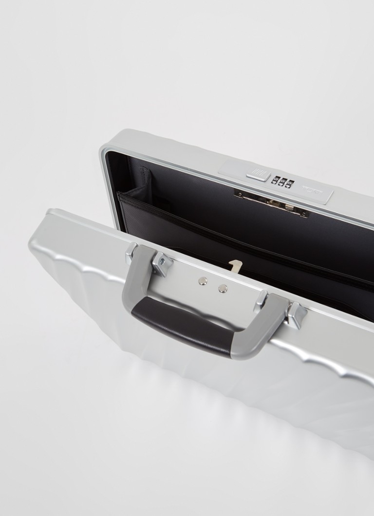 Sacoche d'affaires Tumi 19 Degree en aluminium avec bandoulière amovible