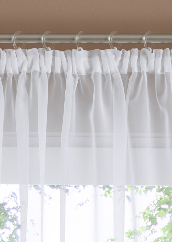 Transparenter Bogenstore mit Satinband