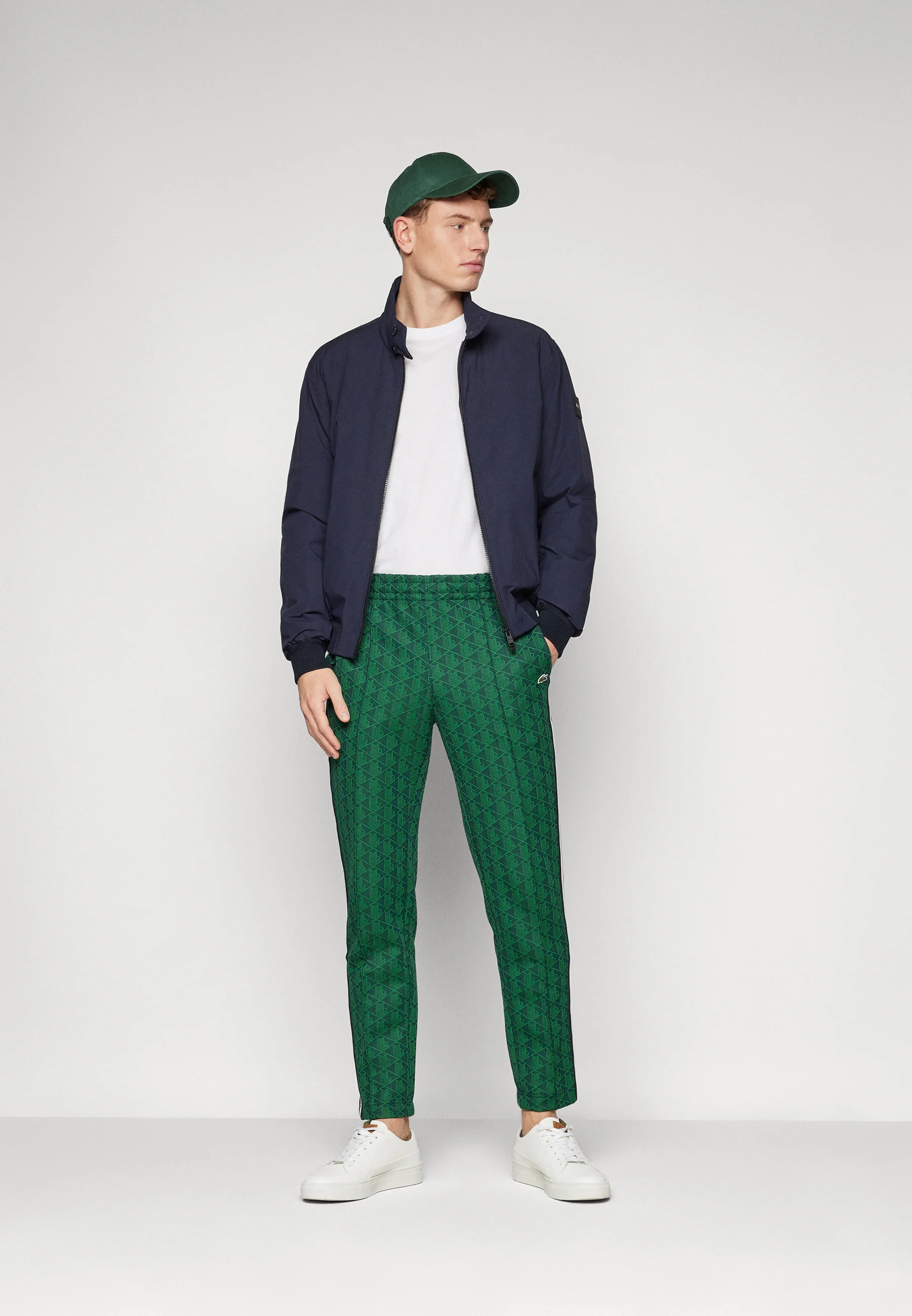 Pantalones deportivos Lacoste