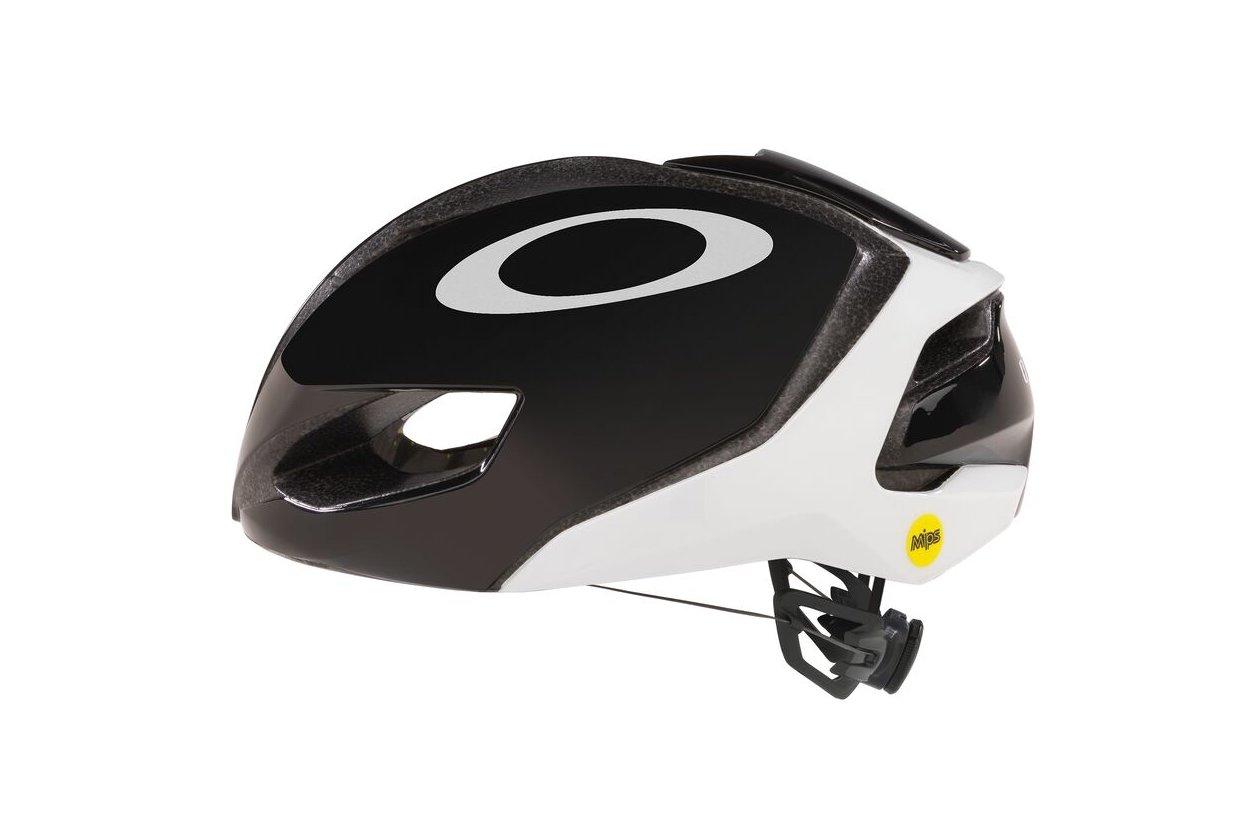 Oakley ARO5