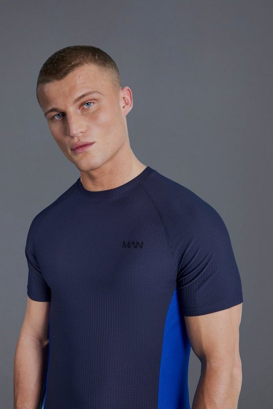 Man Active Muscle Fit Colorblock T-Shirt
