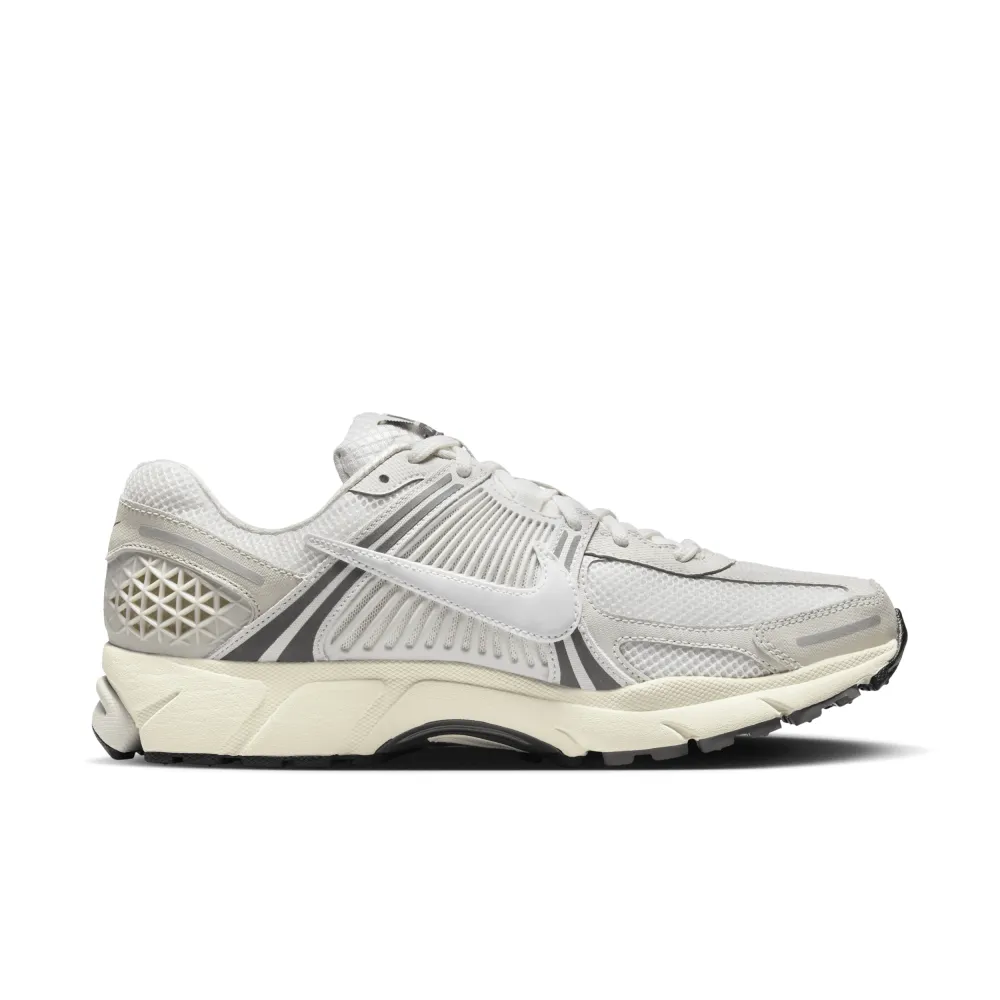 Nike Zoom Vomero 5 HF0731 007 / weiss
