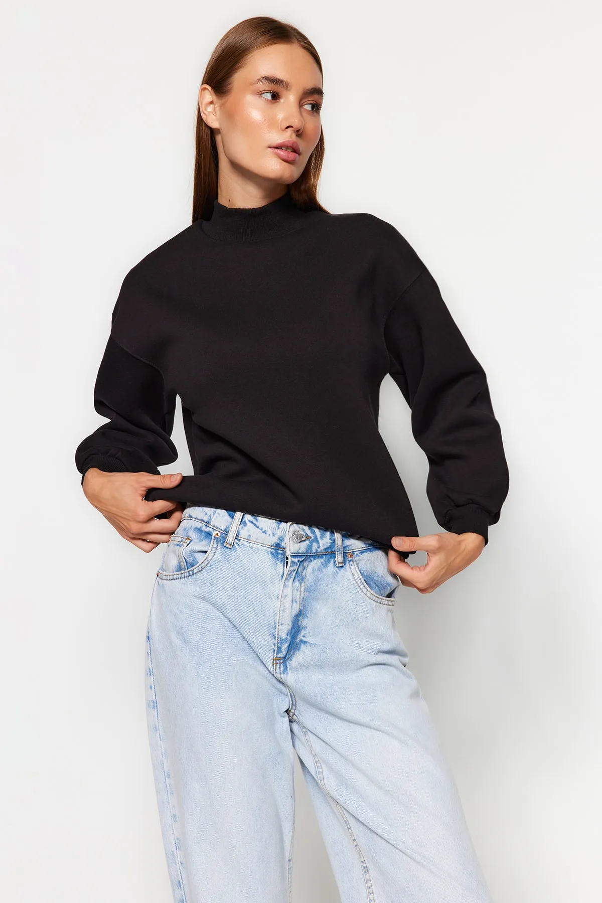 Trendyol Collection  Schwarzer Stehkragen, dicke Fleece-Innenseite, entspannte/bequeme Passform, lockeres Strick-Sweatshirt