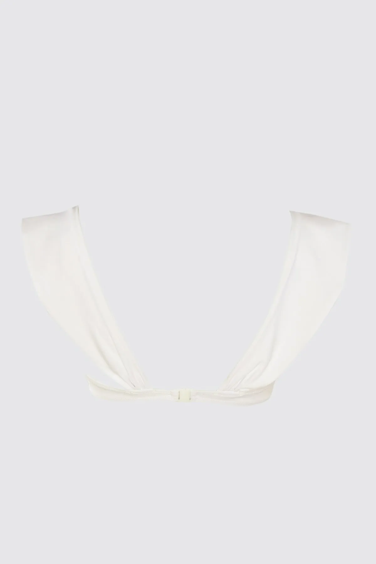 Trendyol Collection  Weißes Bikinioberteil mit dicken Trägern TBESS21BU0319