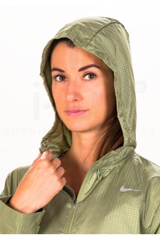 Nike Essential W