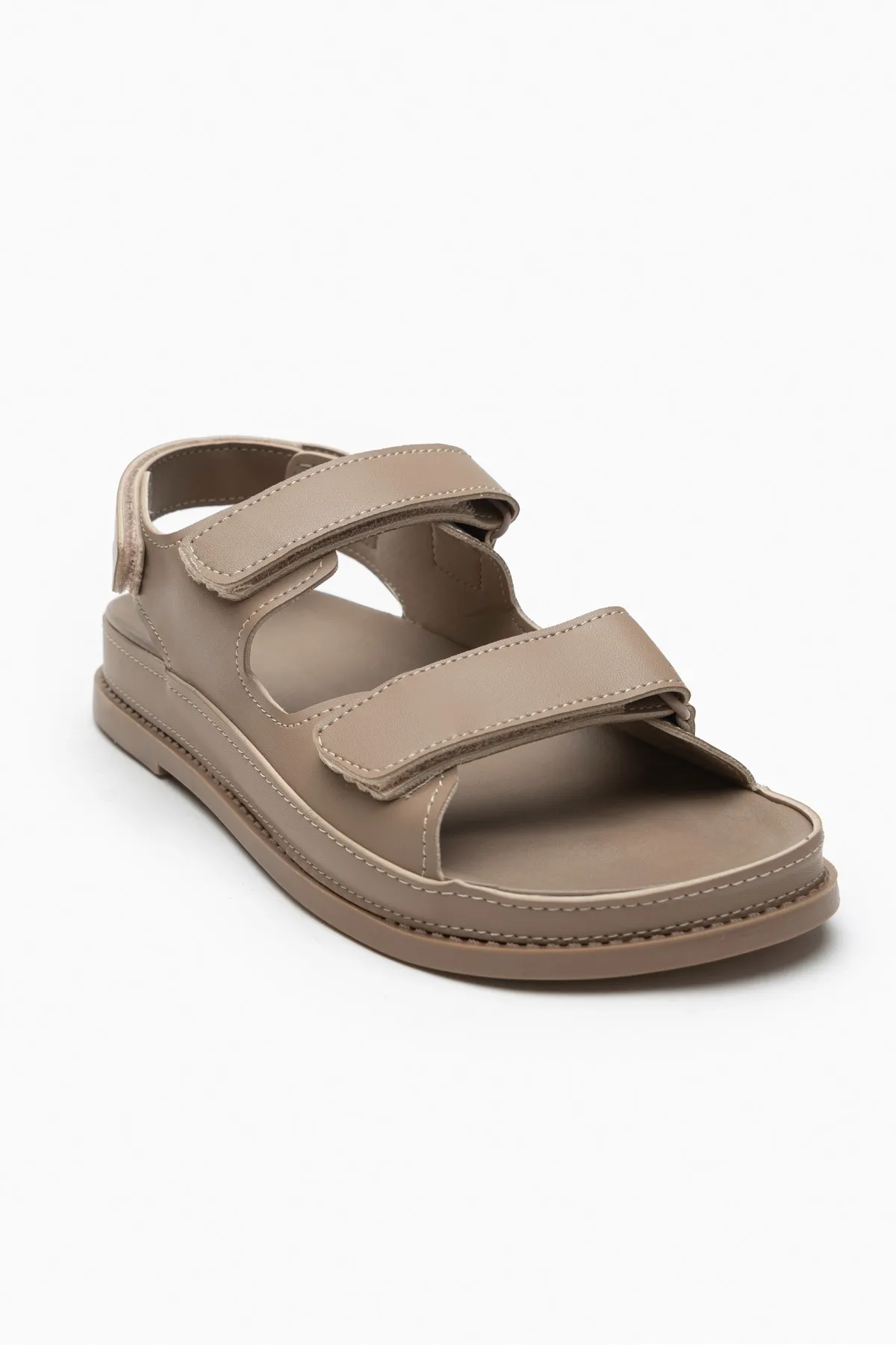 NİŞANTAŞI SHOES  Julia Dunkelbeige matte Damensandalen mit flacher Sohle und Klettverschluss