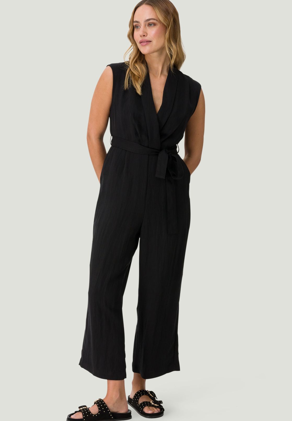 Jumpsuit mit Bindegürtel