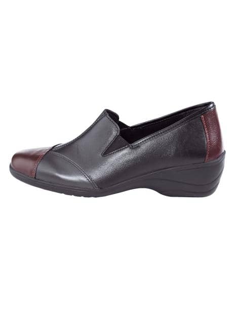 Slipper in harmonischer Farbkombination