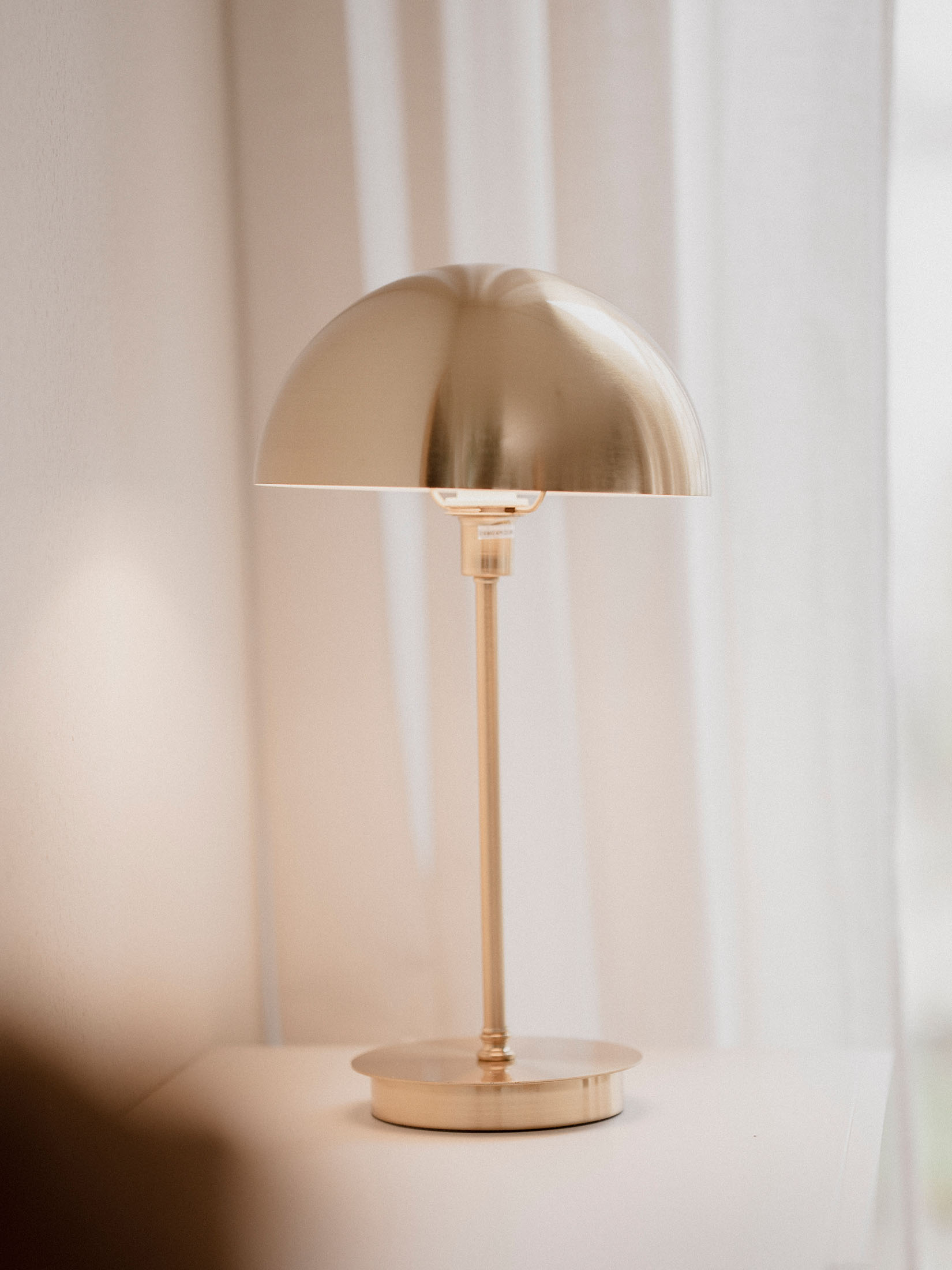 Minimalist Tischleuchte, Gold