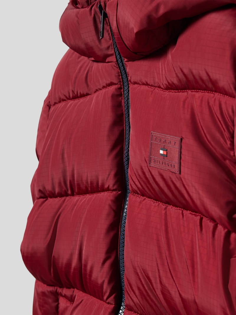Steppjacke mit Label-Detail Modell 'ALASKA' in dunkelrot