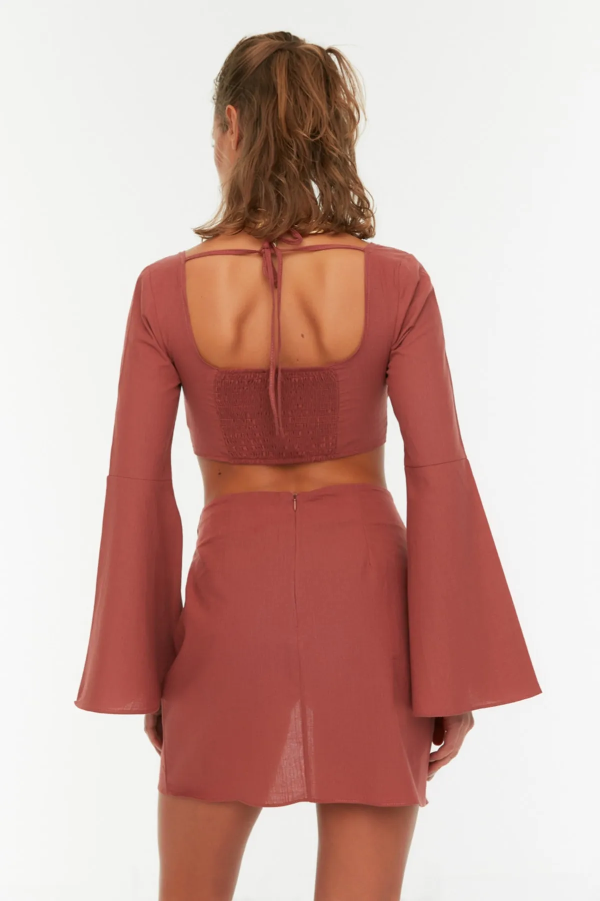 Trendyol Collection  Langärmlige Strandbluse mit getrockneten Rosen - Strandrock-Set TBESS22AU0047
