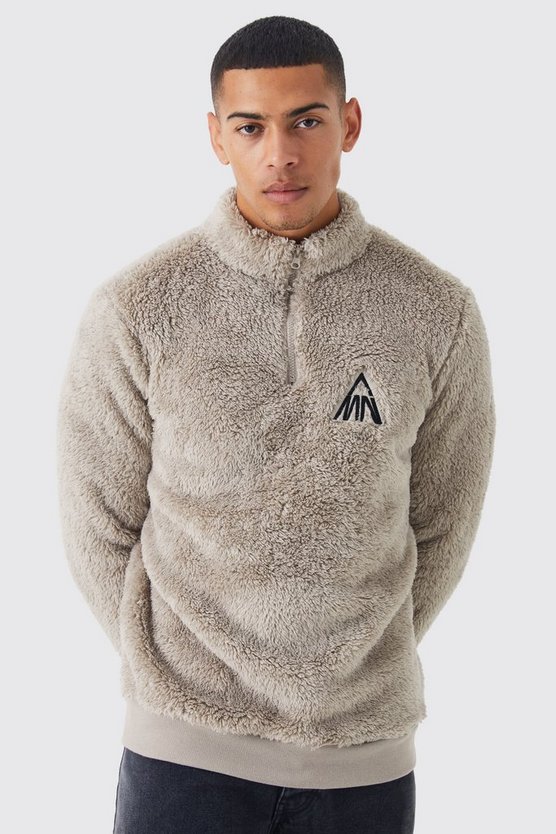Borg-Sweatshirt mit Man-Stickerei und Trichterkragen