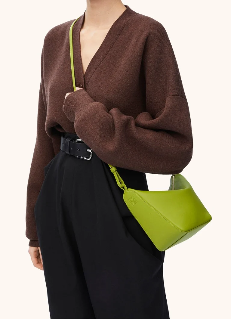 LOEWE Hammock Hobo plecu soma no teļādas