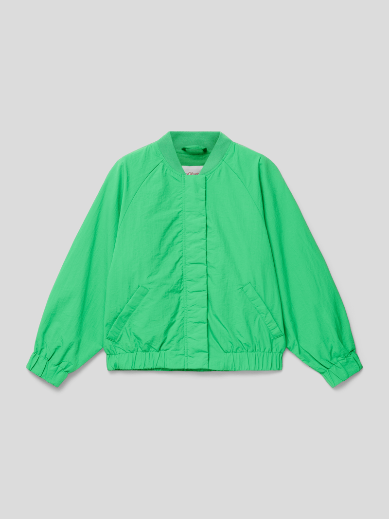 Jacke mit seitlichen Eingrifftaschen in grün
