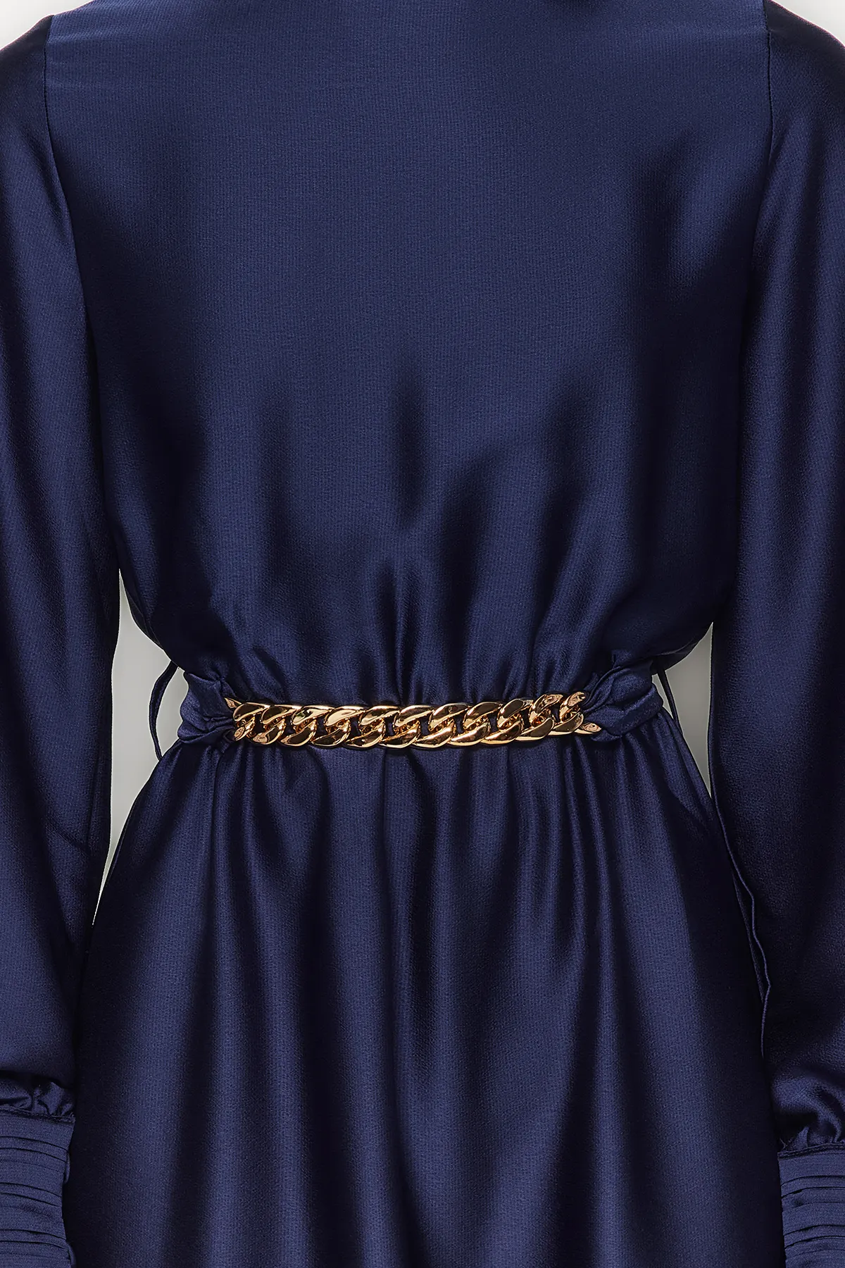 Trendyol Modest  TCTSS22EB0142 Marineblaues Satin-Fitted Bubble-Leinwandgewebe