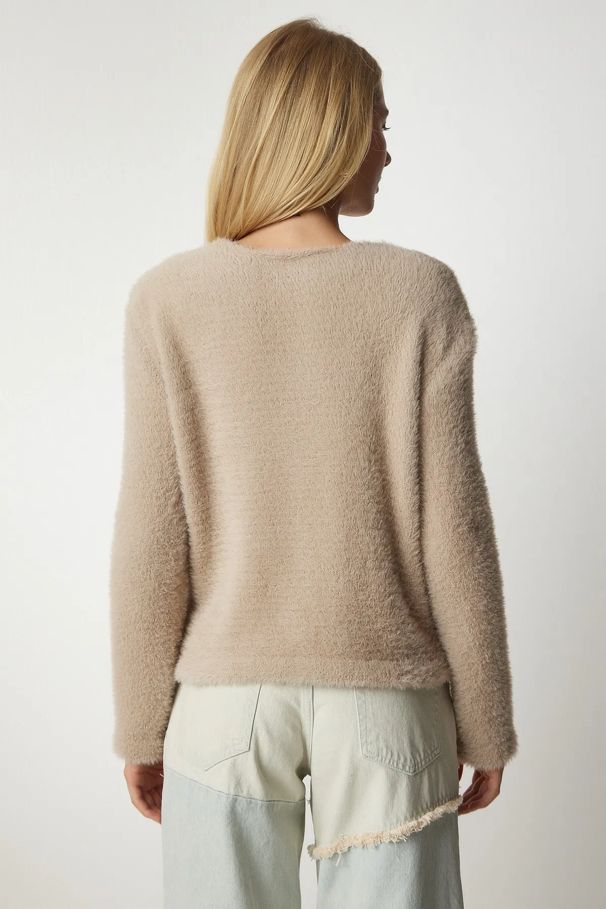 Happiness İstanbul  Beigefarbene weiche Strickjacke mit Bärtchen für Damen NF00067