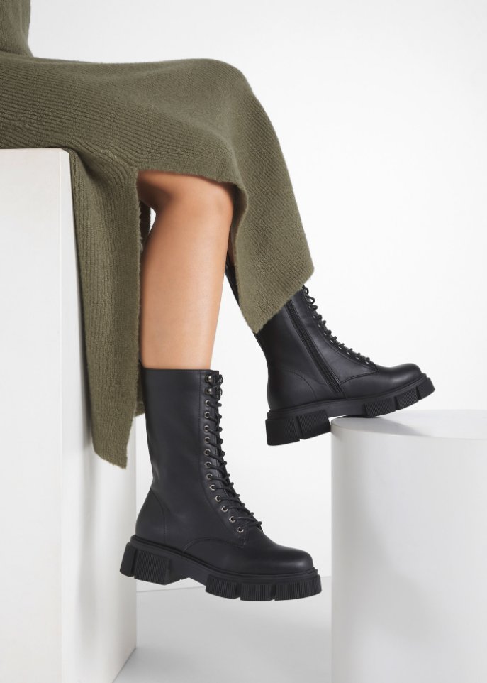 Schnürstiefel