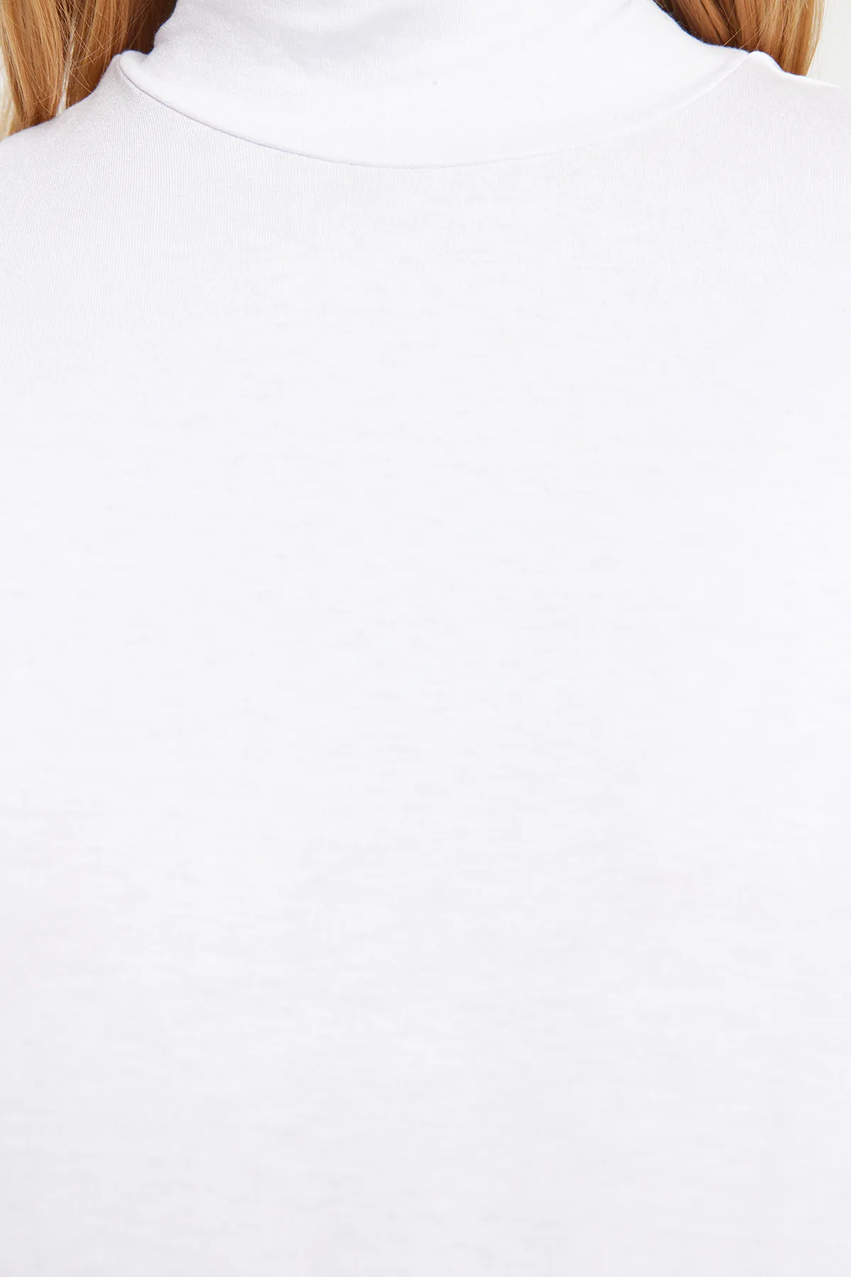 Trendyol Modest  Weiße ärmellose Unterwäsche-Tunika aus Strick mit Stehkragen TCTSS21TN0249