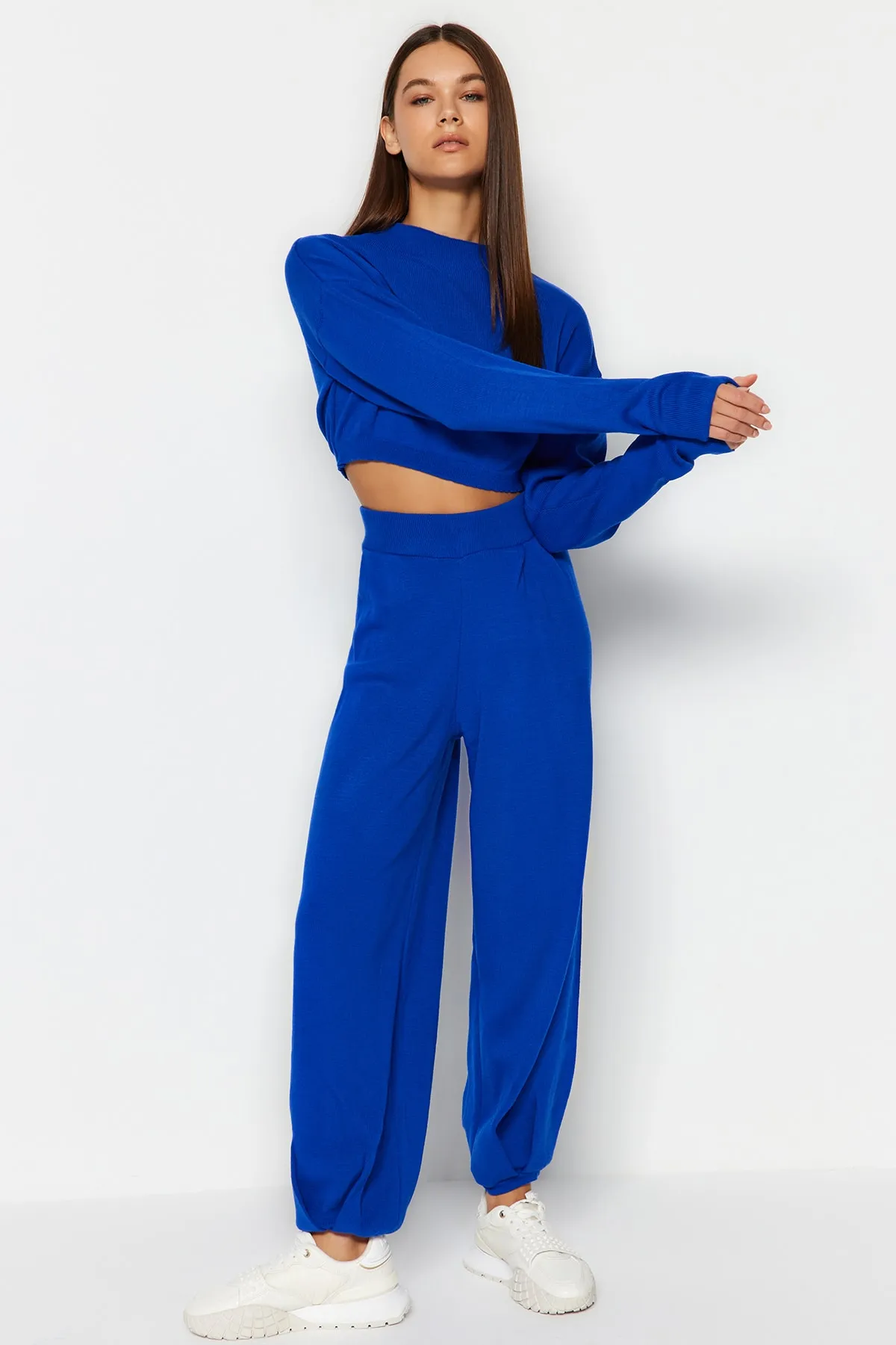 Trendyol Collection  Saks Super Crop Basic Strickoberteil und -unterteil im Set mit Stehkragen TWOAW24AU00007