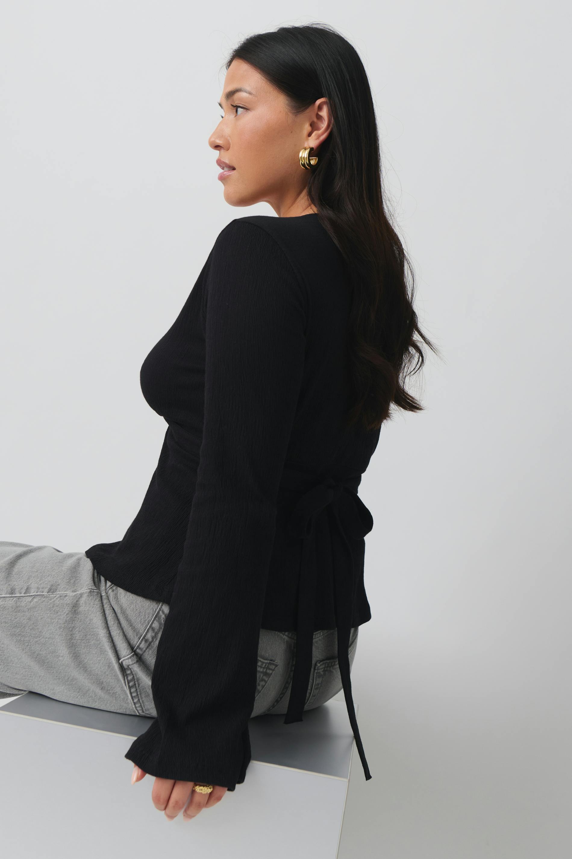 Tie top