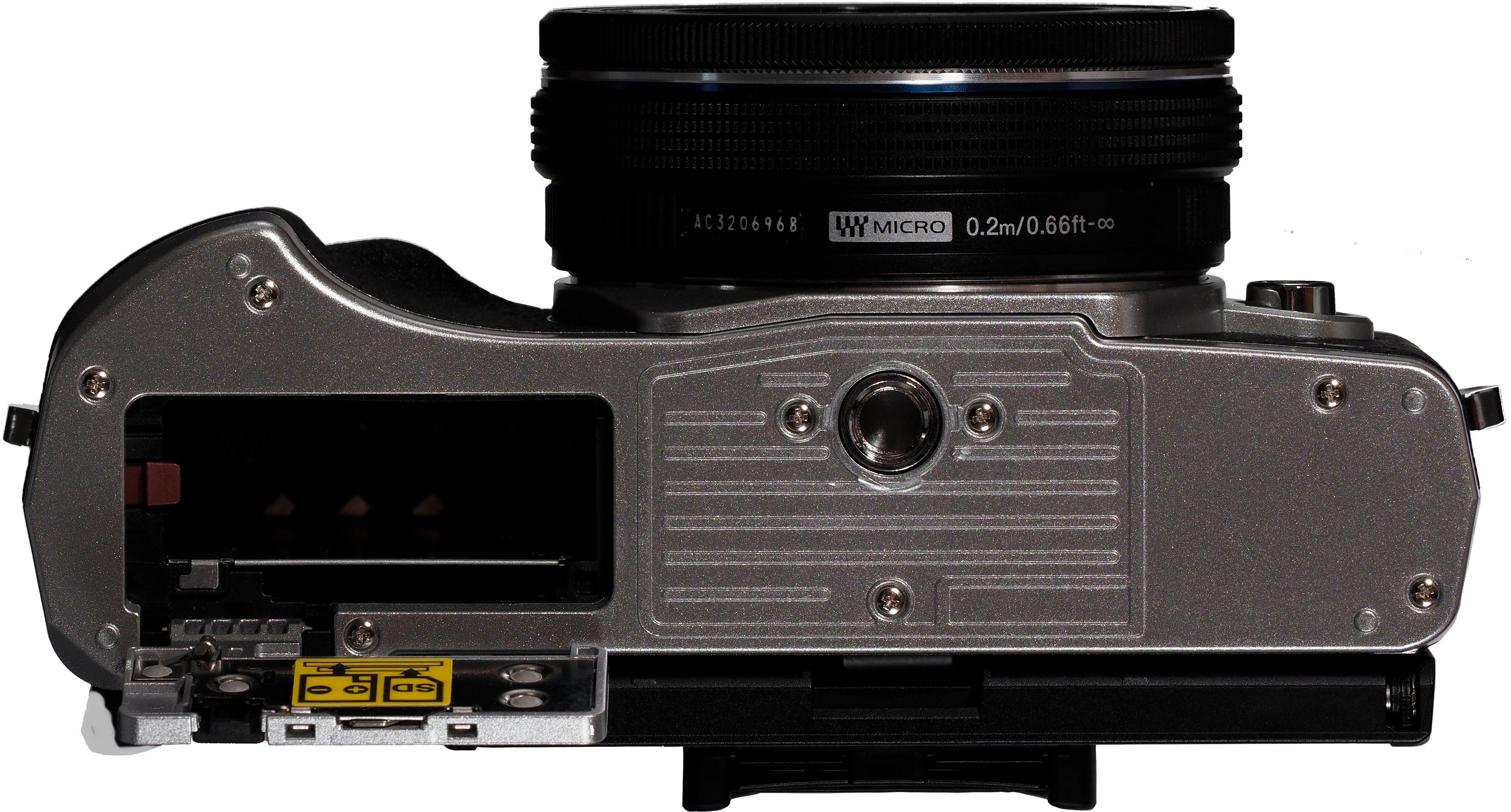 Olympus E-M10 Mark IV Systemkamera (M.Zuiko Digital ED 14‑42mm F3,5-5,6 EZ Pancake, 20,3 MP, Bluetooth, WLAN (WiFi), +BLS-50, F-5AC USB-AC Adapter, USB cable, Shoulder Strap)