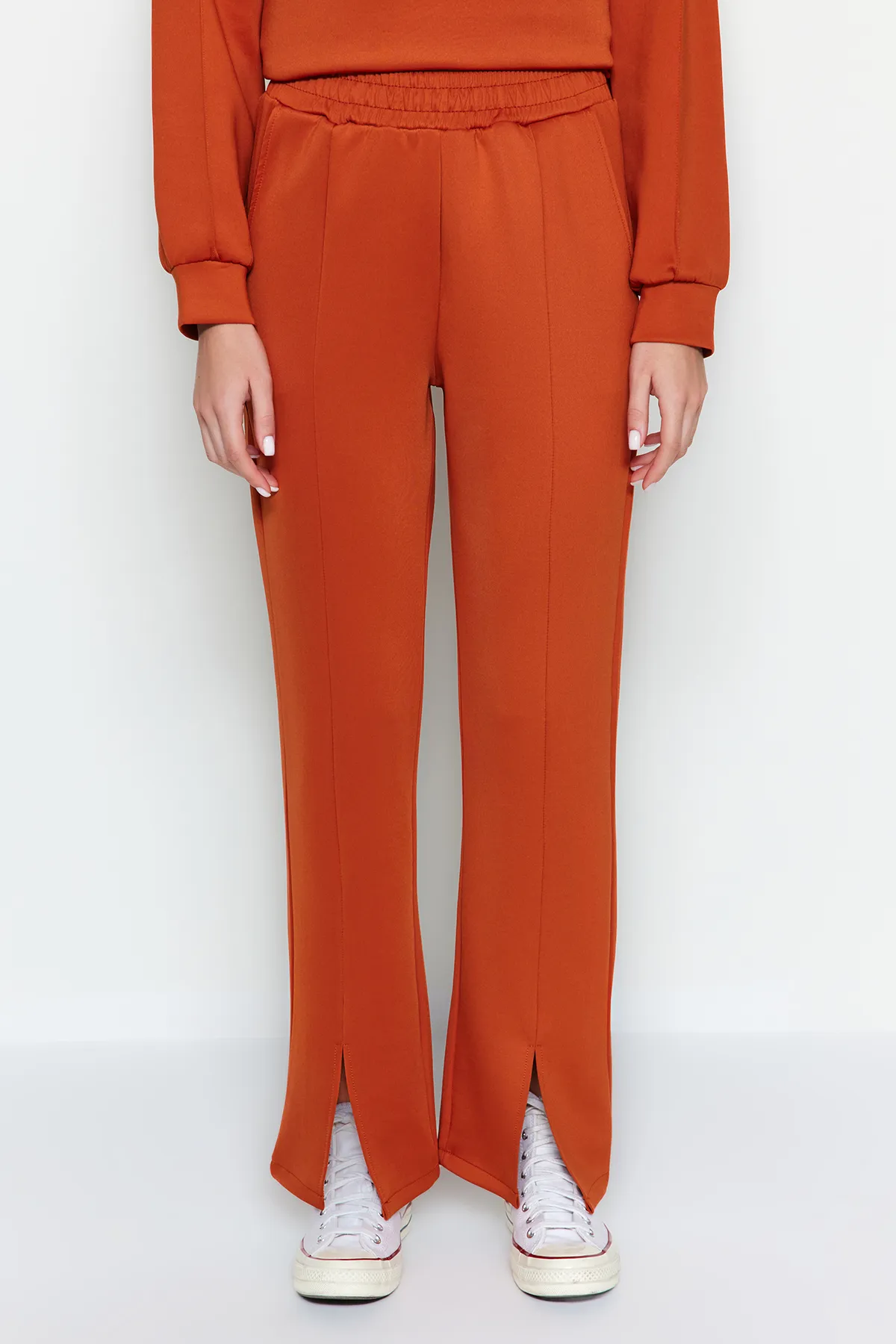 Trendyol Modest  Set aus Tunika, Hose und Oberteil aus Scuba mit Schlitzdetail und Strickmuster TCTAW23US00201