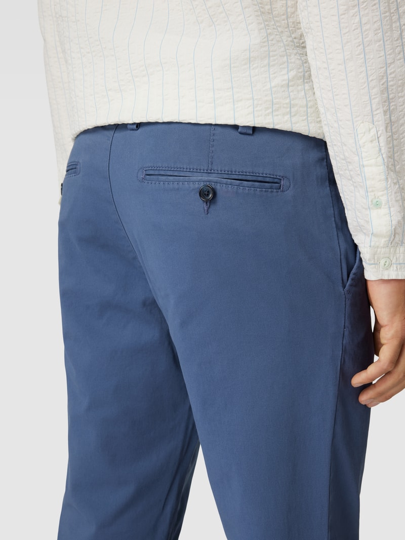 Chino mit französischen Eingrifftaschen in bleu
