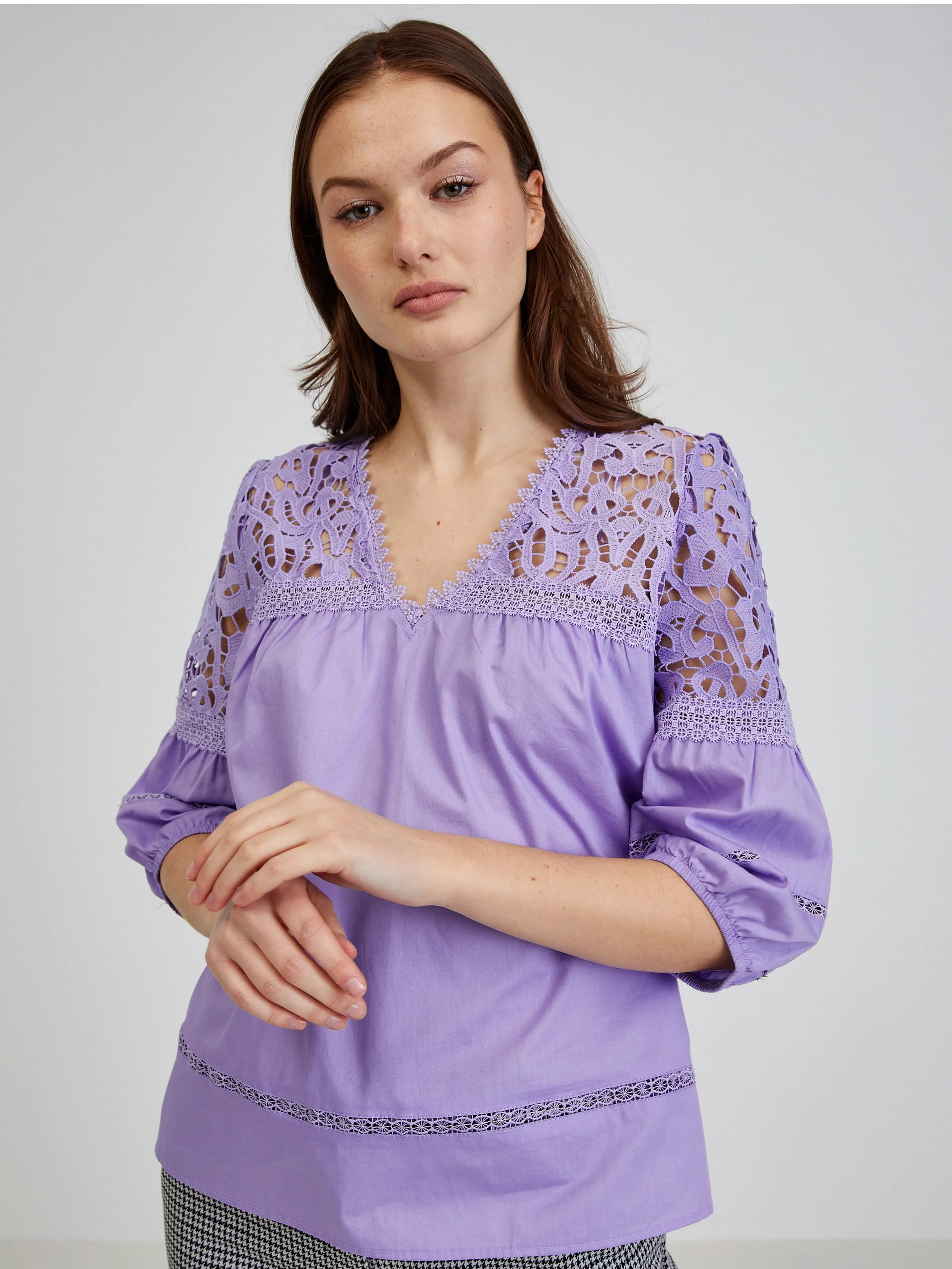 Hellviolette Bluse mit Spitze ORSAY