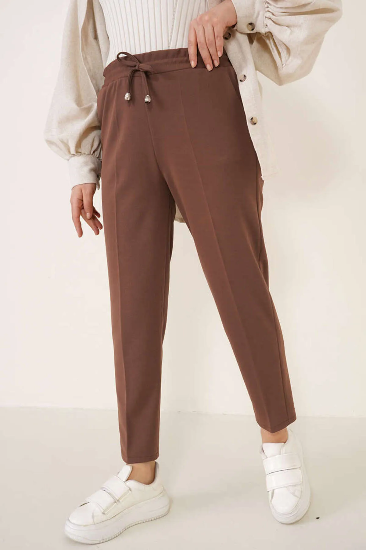 benguen  6624 Knöchelhose mit elastischem Bund und Seildetails, Braun