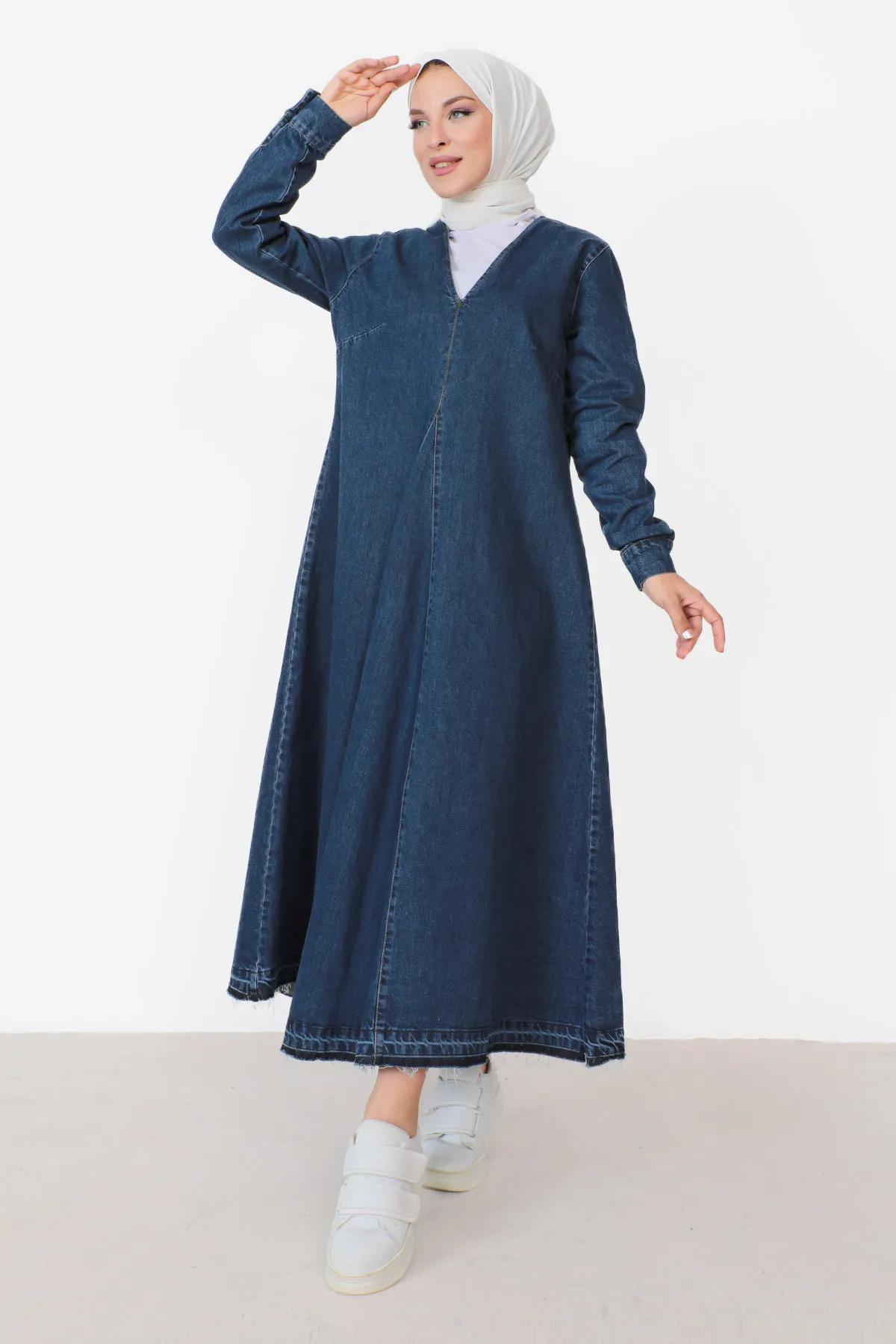Tesettür Dünyası  Jeanskleid mit V-Ausschnitt TSD230908 Blau