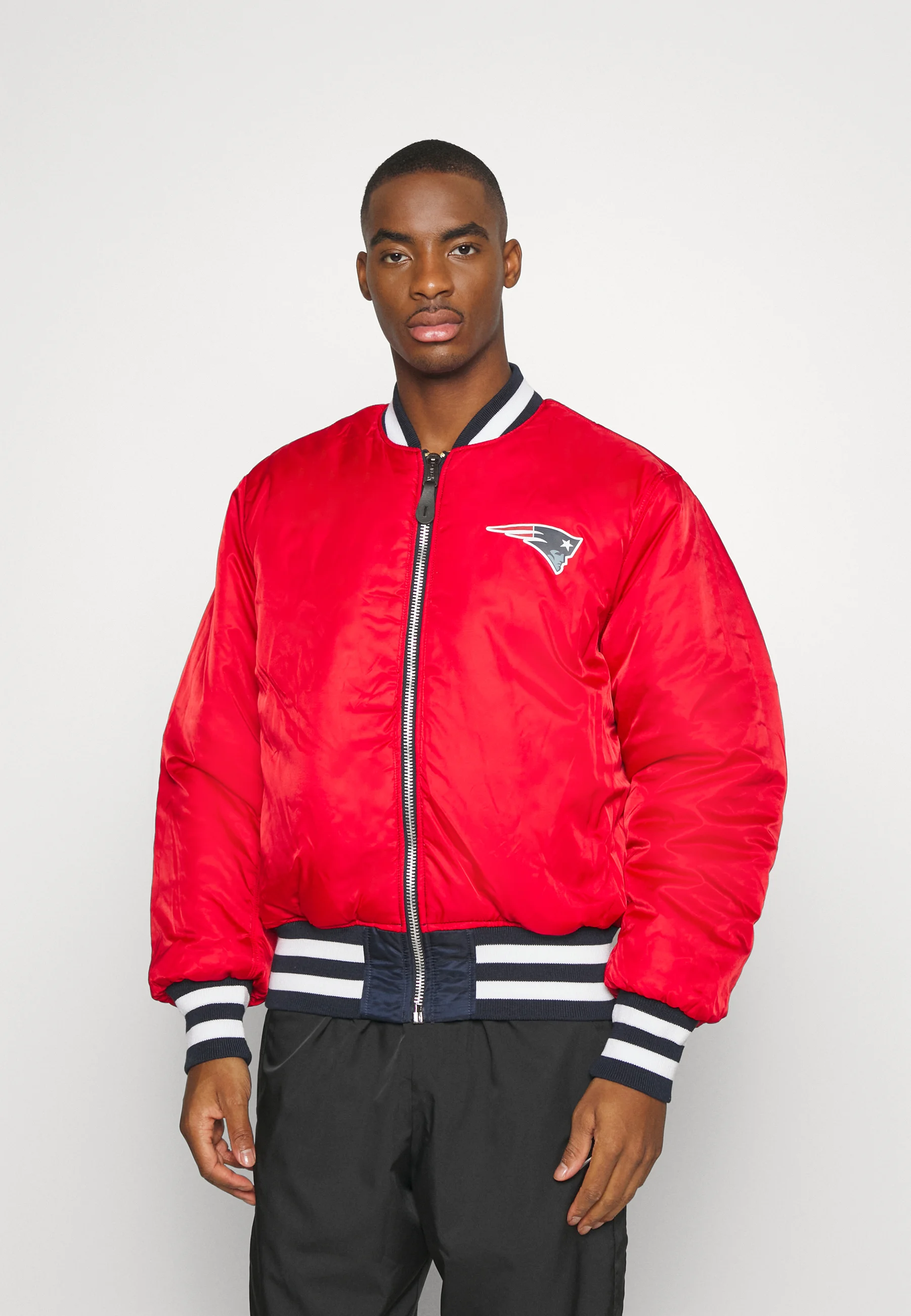 Chaqueta bomber NFL ALPHA INDUSTRIES NEW ENGLAND PATRIOTS de New Era - Cortavientos