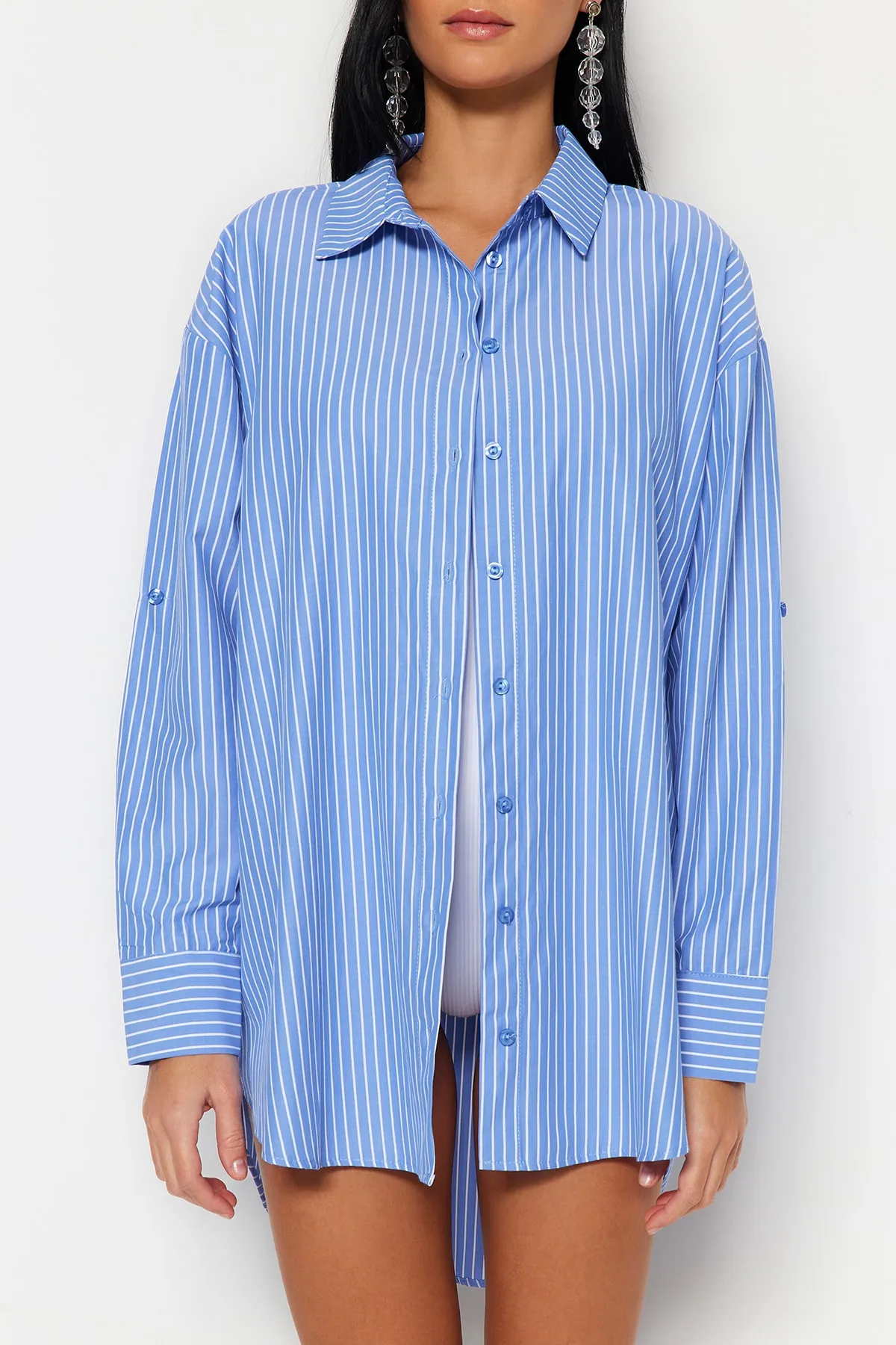 Trendyol Collection  Blau gestreiftes Webhemd TBESS22GO0664