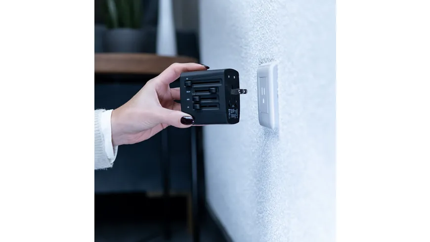 XLayer Internationaler Reisestecker Weltweit Black