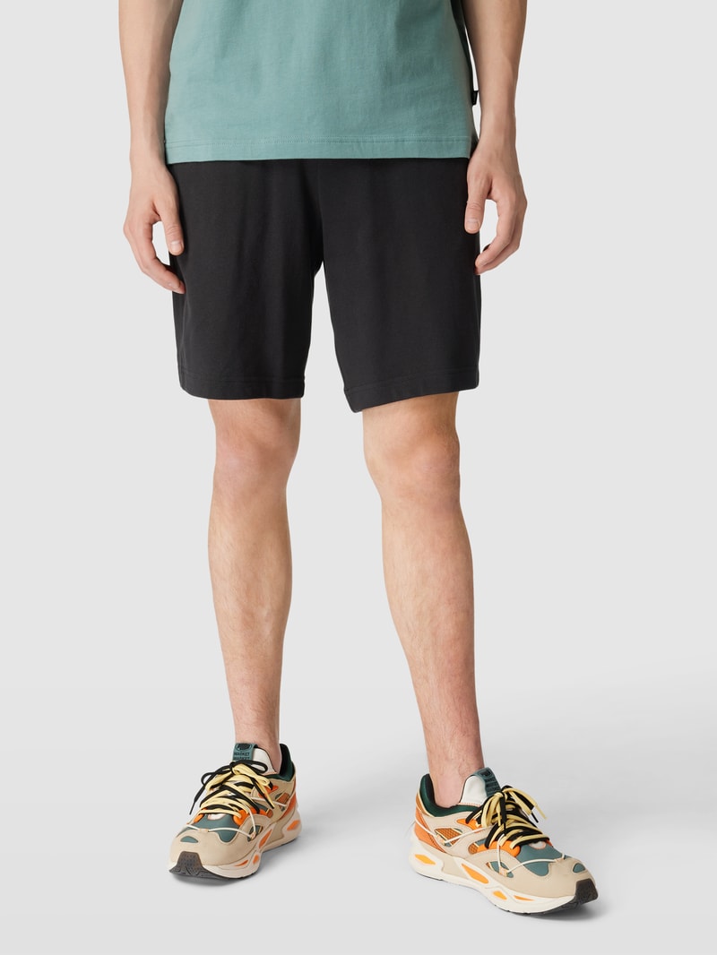 Sweatshorts mit Label-Stitching Modell 'CLASSICS' in schwarz