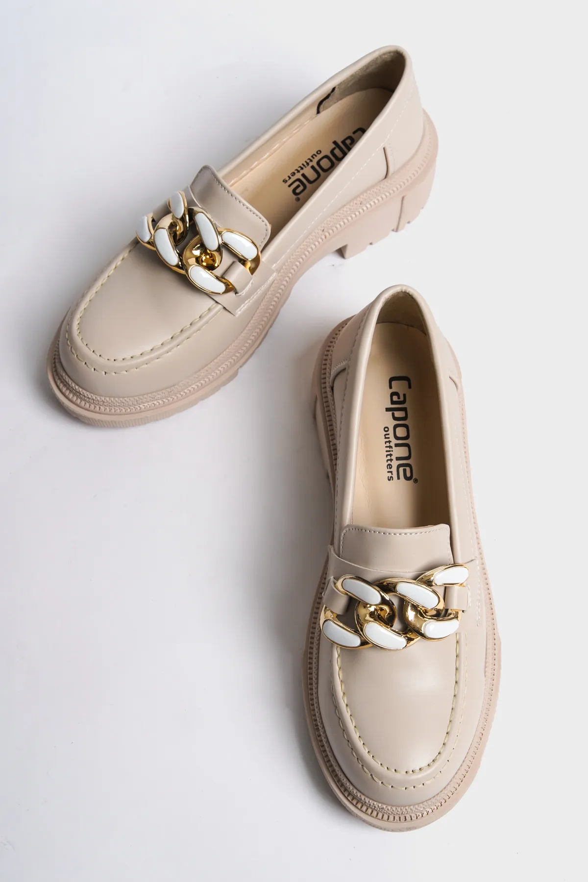 Capone Outfitters  Damen-Loafer mit goldfarbener Schnalle