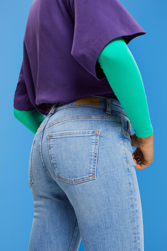 Cropped-Jeans mit mittelhohem Bund