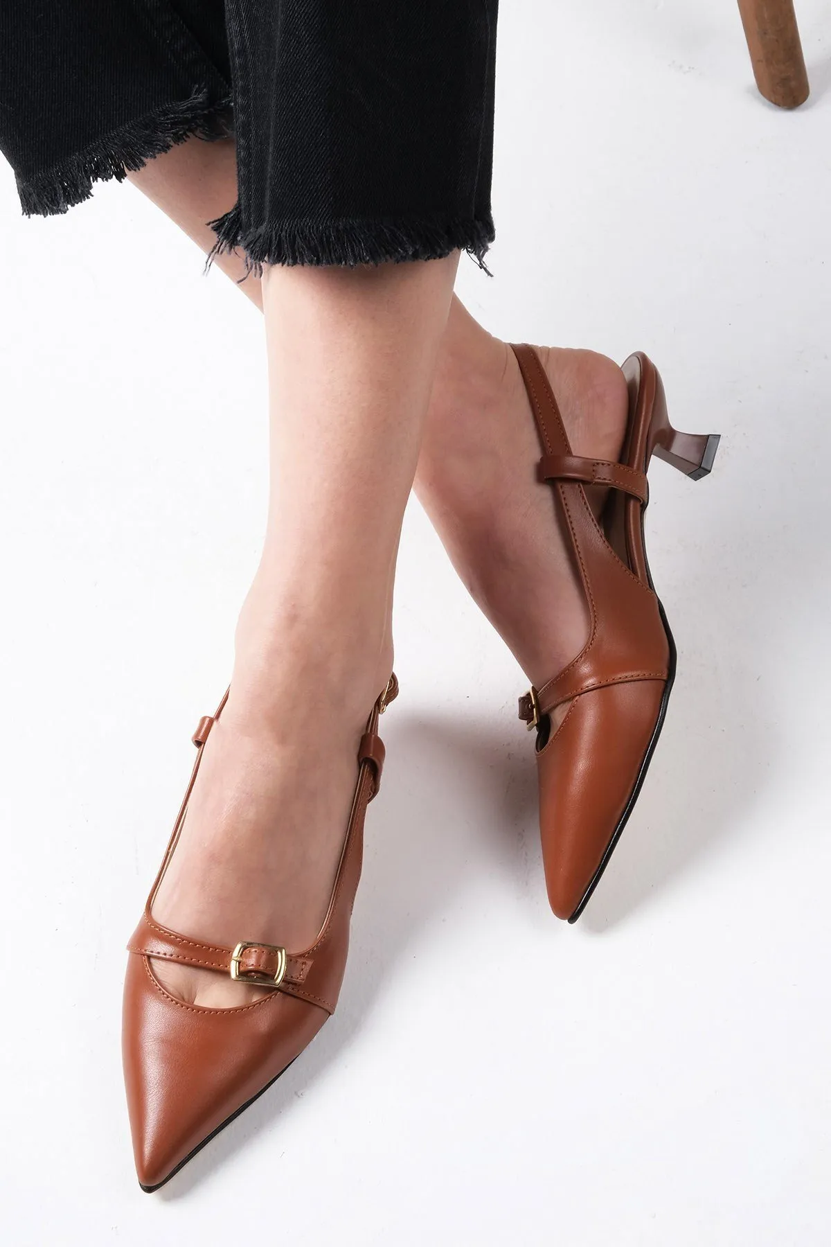 Mio Gusto  Kristin Tan Color Damenschuhe mit niedrigem Absatz