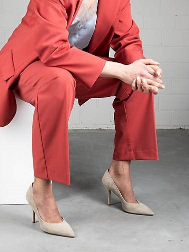 Thea Mika Pumps
