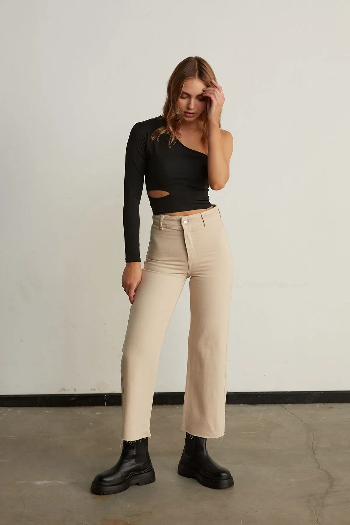VATKALI  Ausgestellte Jeans mit weitem Bein in Beige
