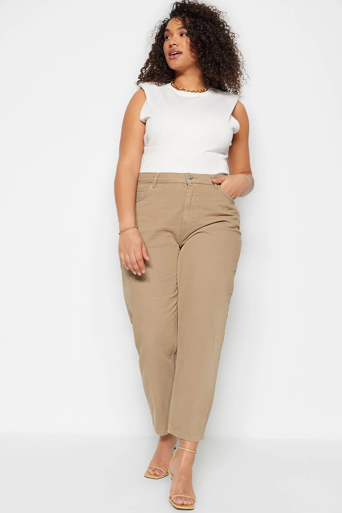 Trendyol Curve  Große Größen in Jeans - Braun - Mom