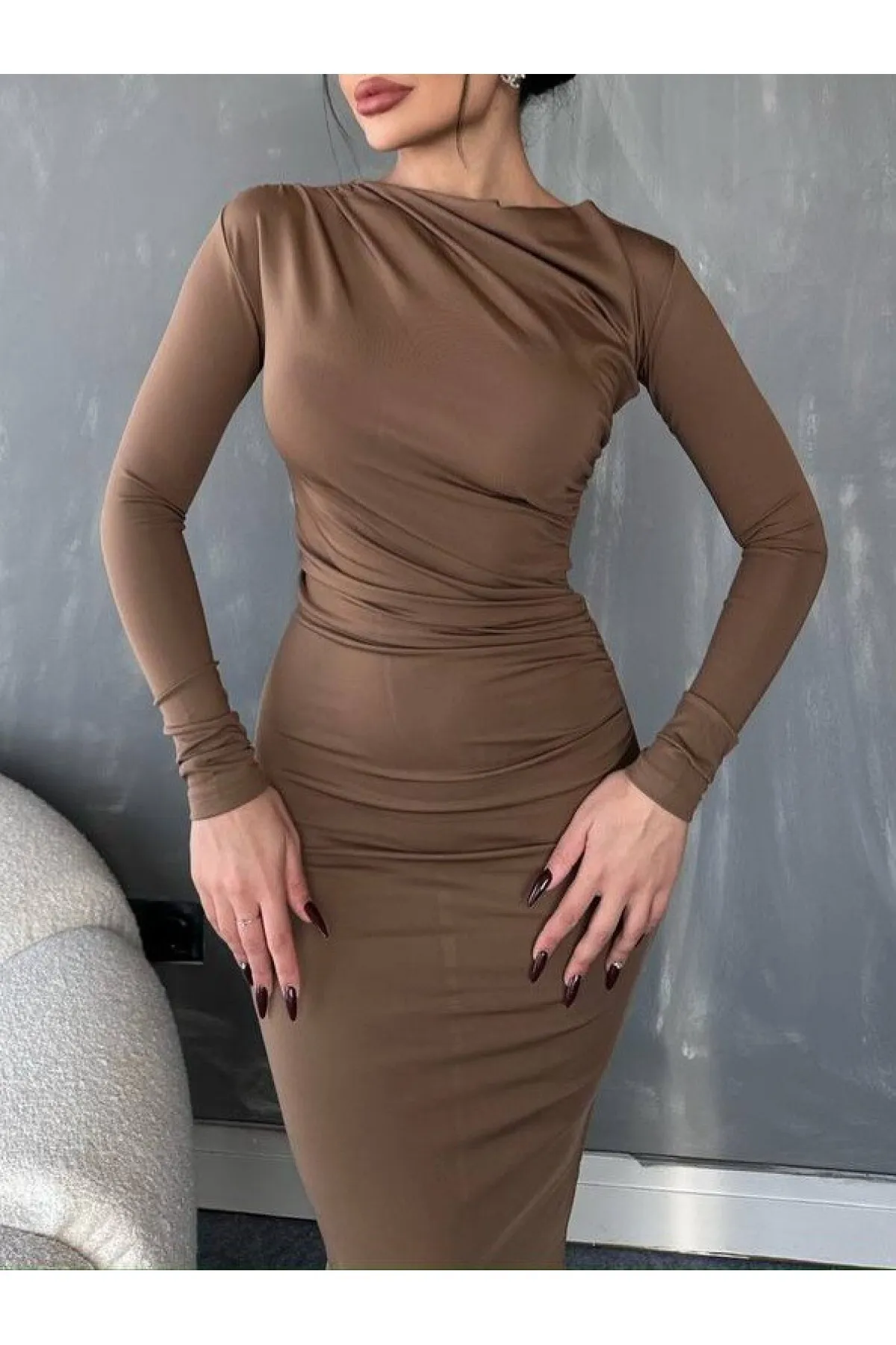 Modamorfo  Langes Skuba-Kleid mit seitlichen Raffungen