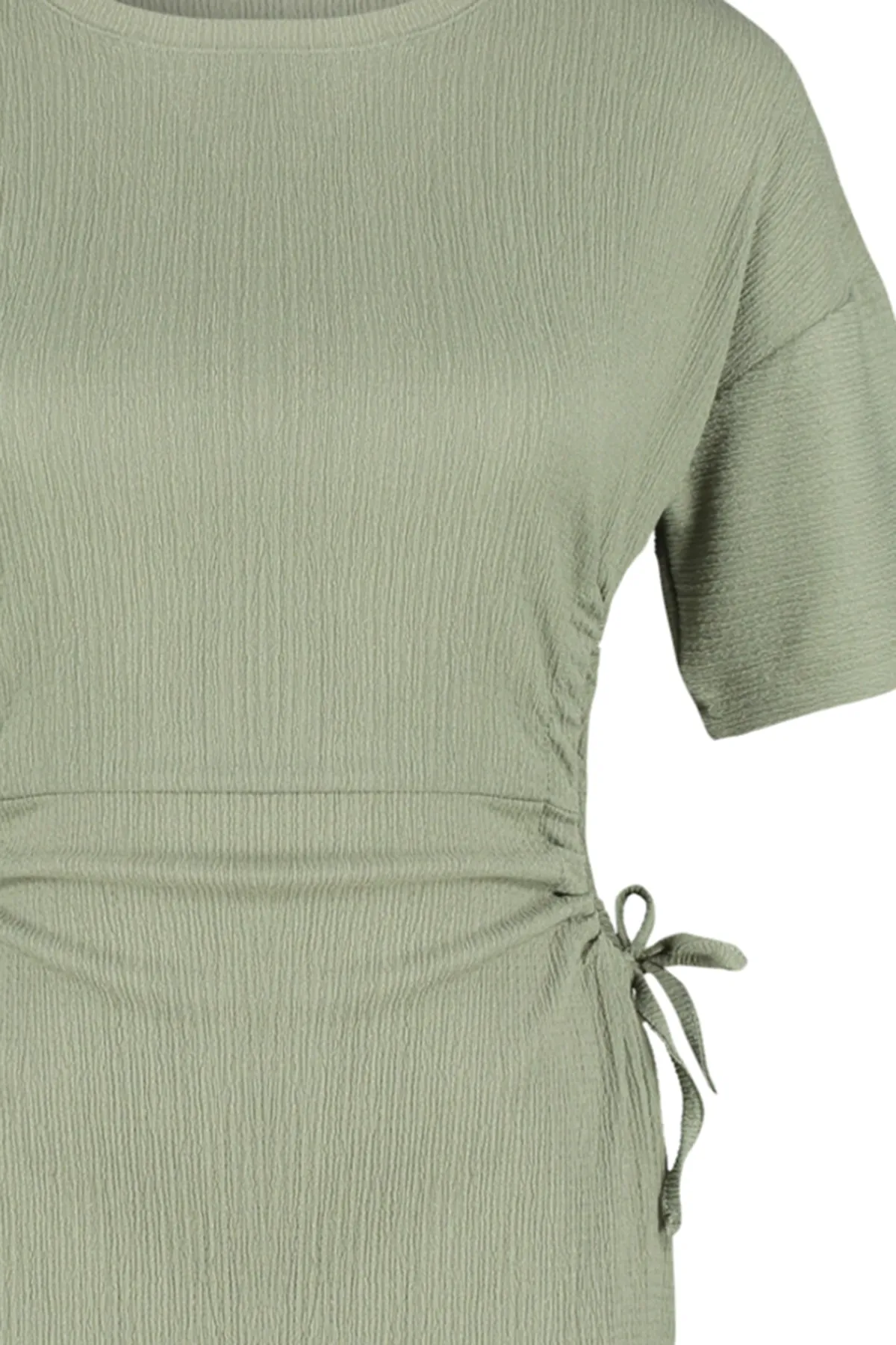 Trendyol Collection  Grünes, detailliertes Mini-Strickkleid mit Ausschnitt und Raffungen an der Taille TWOSS22EL2082