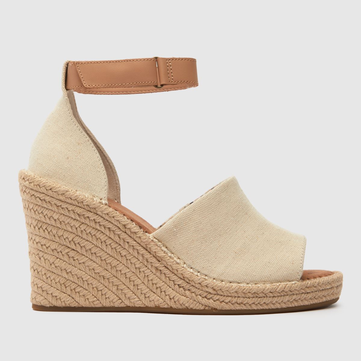 TOMS – Marisol – Naturfärgade sandaler med kilklack