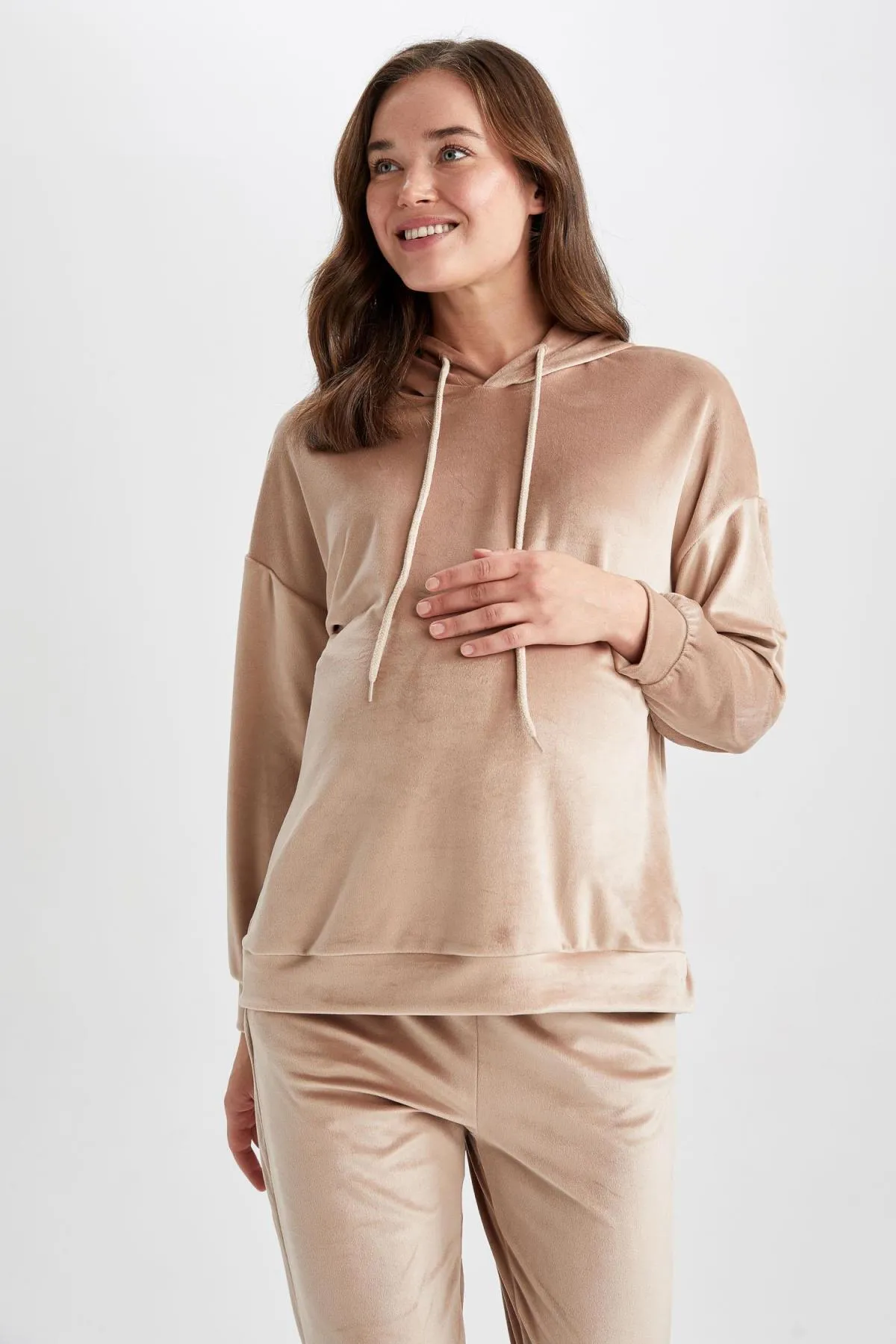 DeFacto  Umstands-Sweatshirt aus Samt mit Kapuzenärmeln und Schwungrad Z6871az22wn