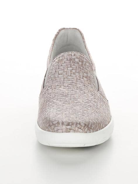 Slipper mit seitlichen Elastikeinsätzen