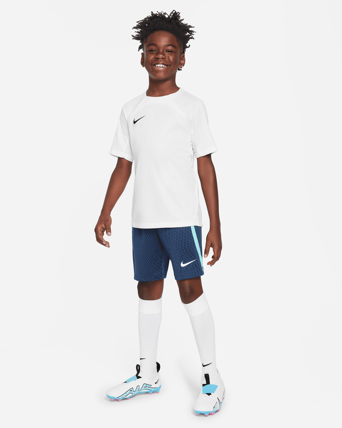 Futbalové šortky Nike Strike Soccer Jr FD0314-410
