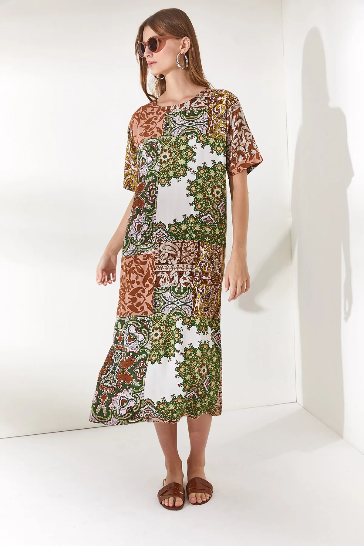 Olalook  Damen-Patch-Mehrfarbiges, seitlich geschlitztes Oversize-Baumwollkleid ELB-19001880