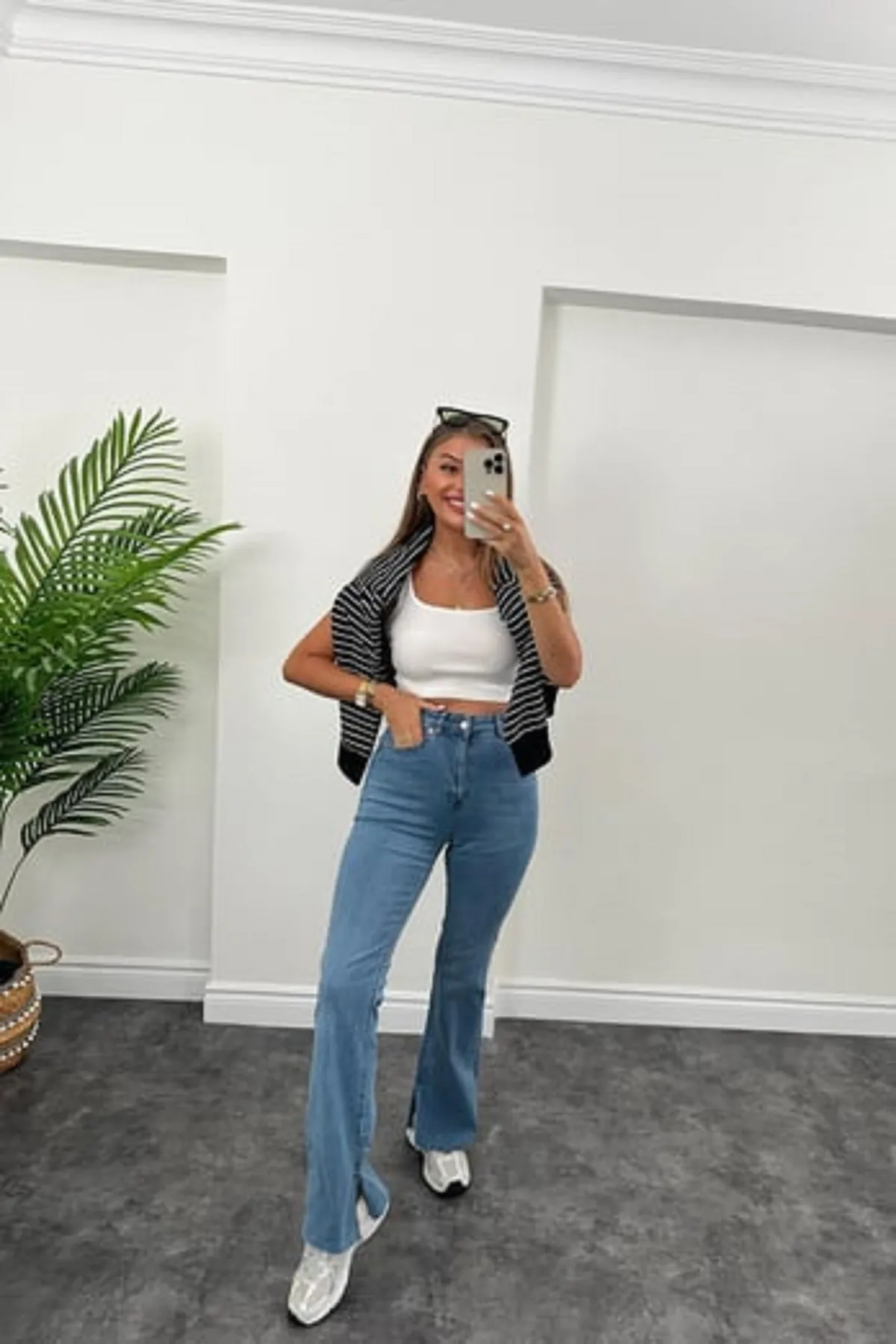 Laluvia  Eisblaue Original Brand Lycra Recovery Jeans mit hoher Taille und Beinschlitz