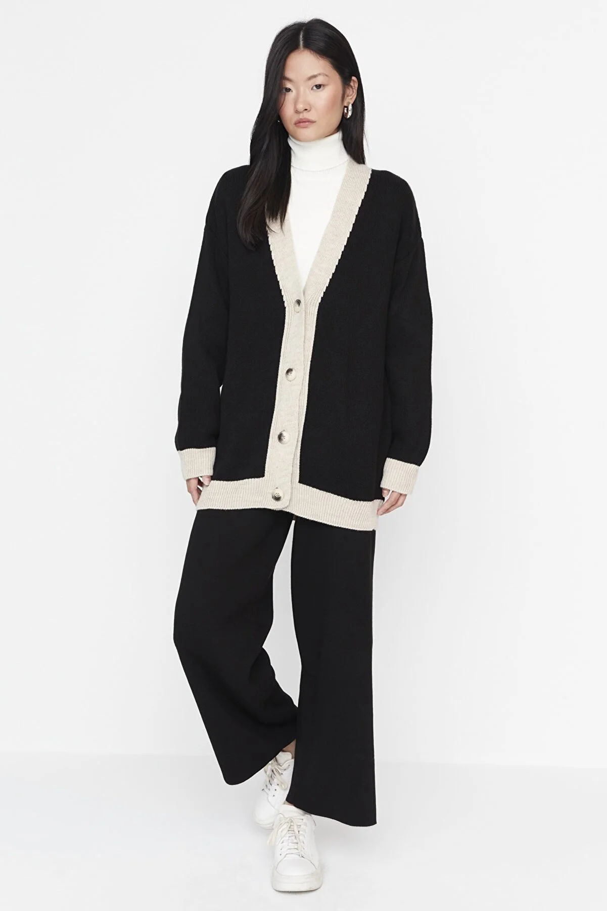 Trendyol Modest  Strickset mit Cardigan und Hose in Steinoptik mit Streifendetail TCTAW22AU0156