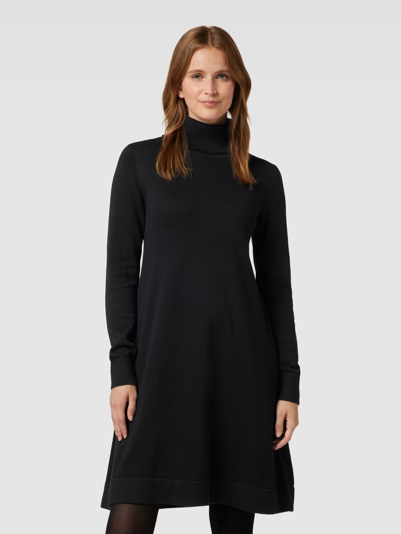 Knielanges Kleid mit Rollkragen in schwarz
